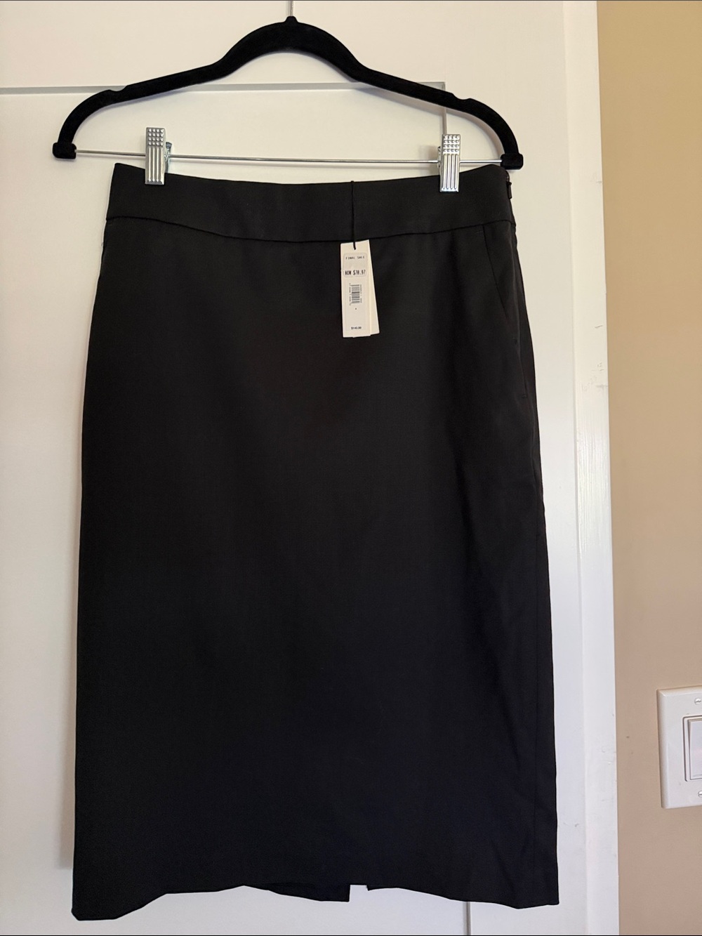 Bananas Republic Classic Black Women's Pencil Skirt - Side Zip, Pockets - NWT
